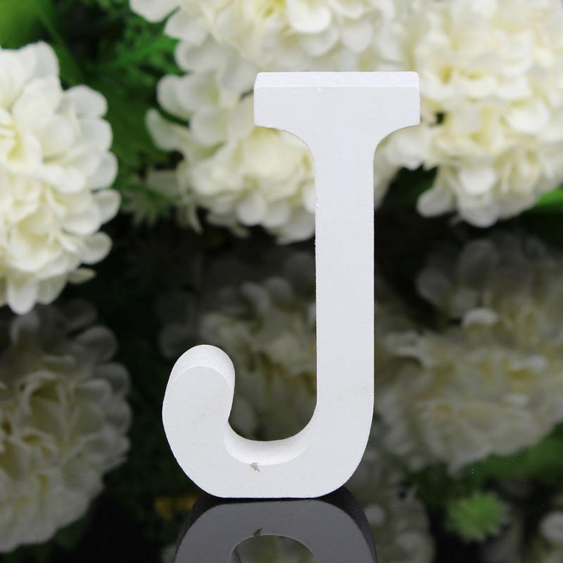 Lettres en bois blanc