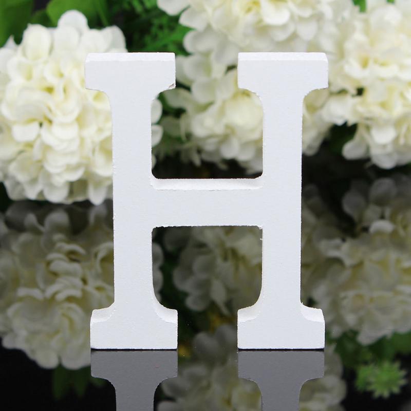 Lettres en bois blanc