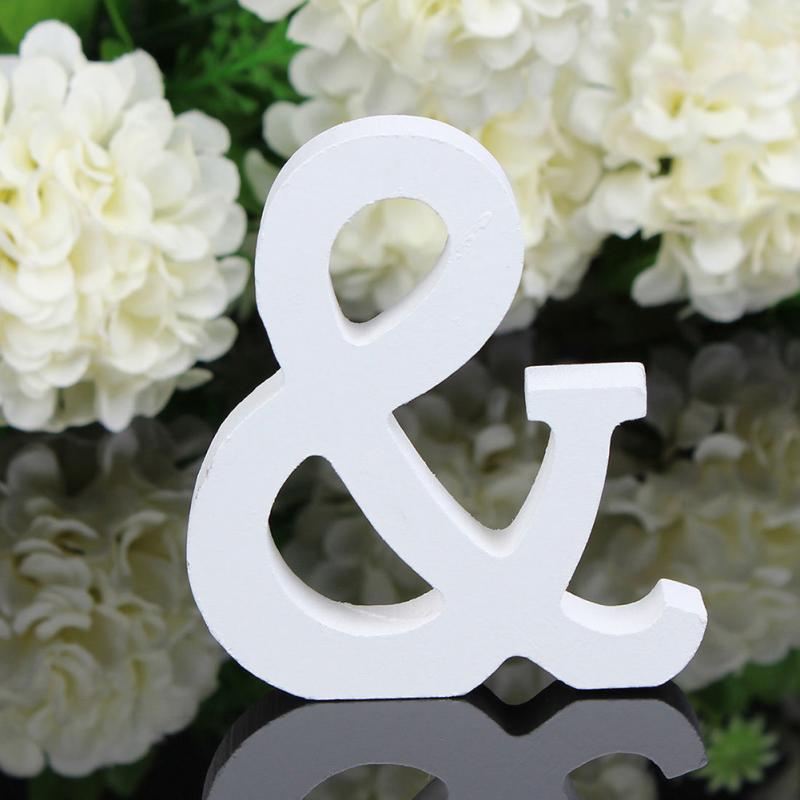 Lettres en bois blanc