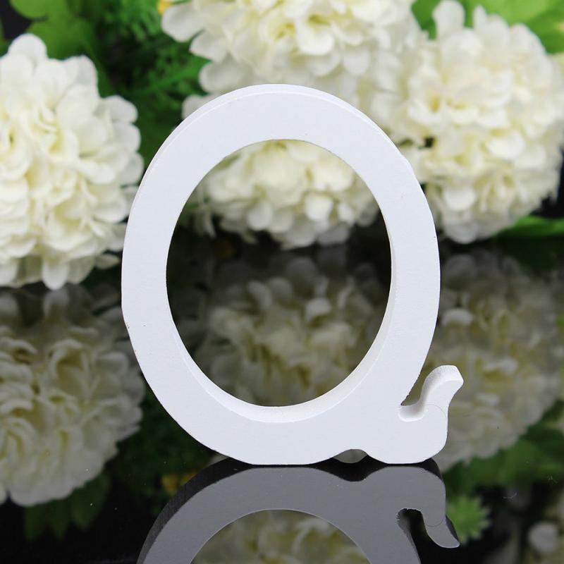 Lettres en bois blanc