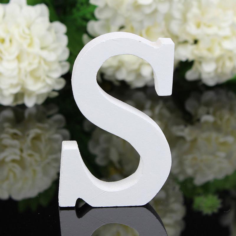 Lettres en bois blanc