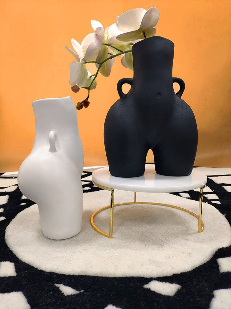 Vase courbe féminine