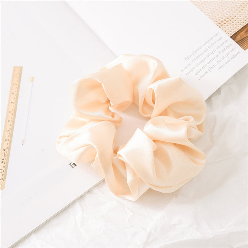 Chouchou , accessoire cheveux en satin