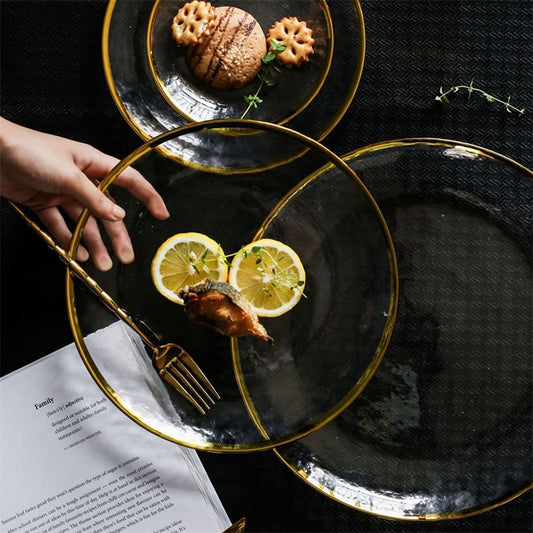Assiette dorée en verre