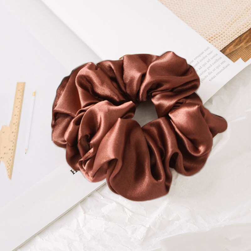 Chouchou , accessoire cheveux en satin