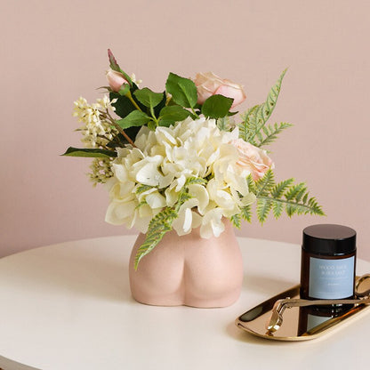 Vase courbe féminine