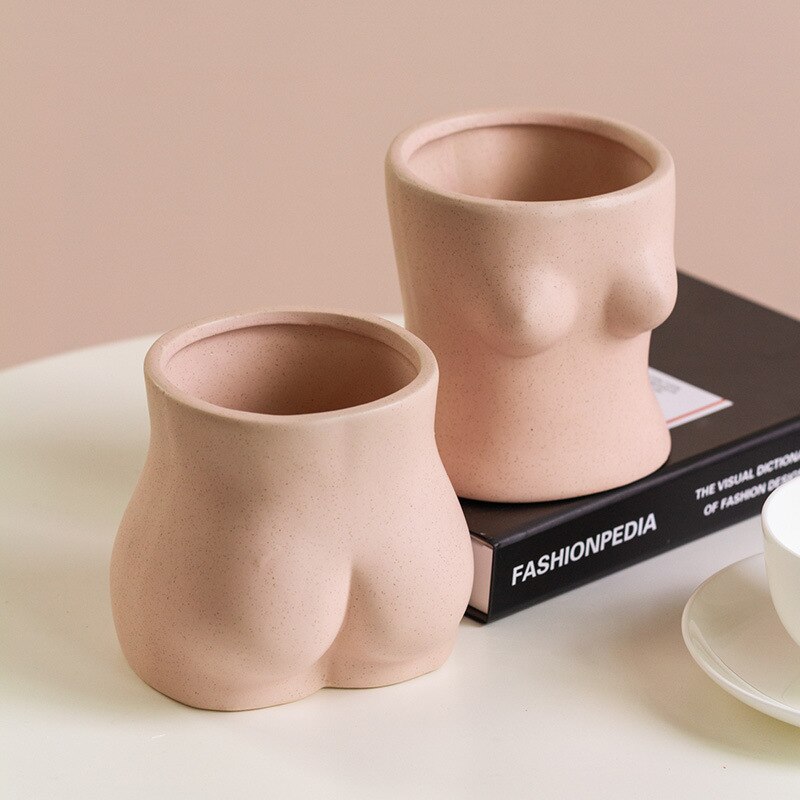 Vase courbe féminine