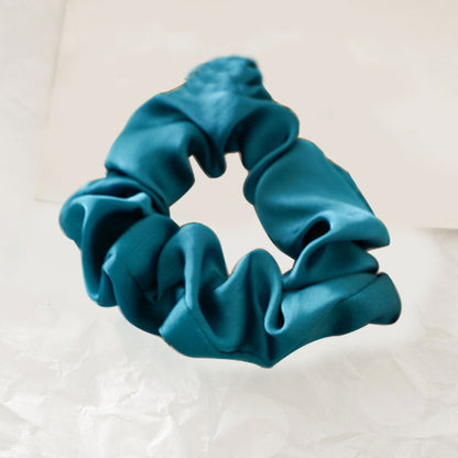 Chouchou , accessoire cheveux en satin