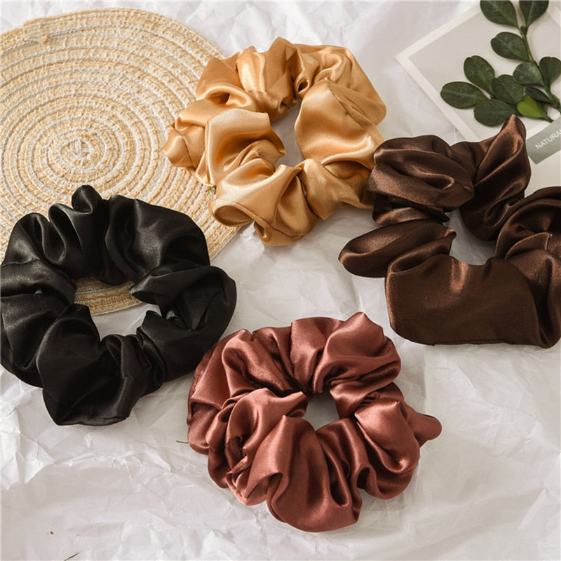 Chouchou , accessoire cheveux en satin