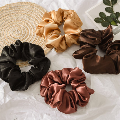 Chouchou , accessoire cheveux en satin