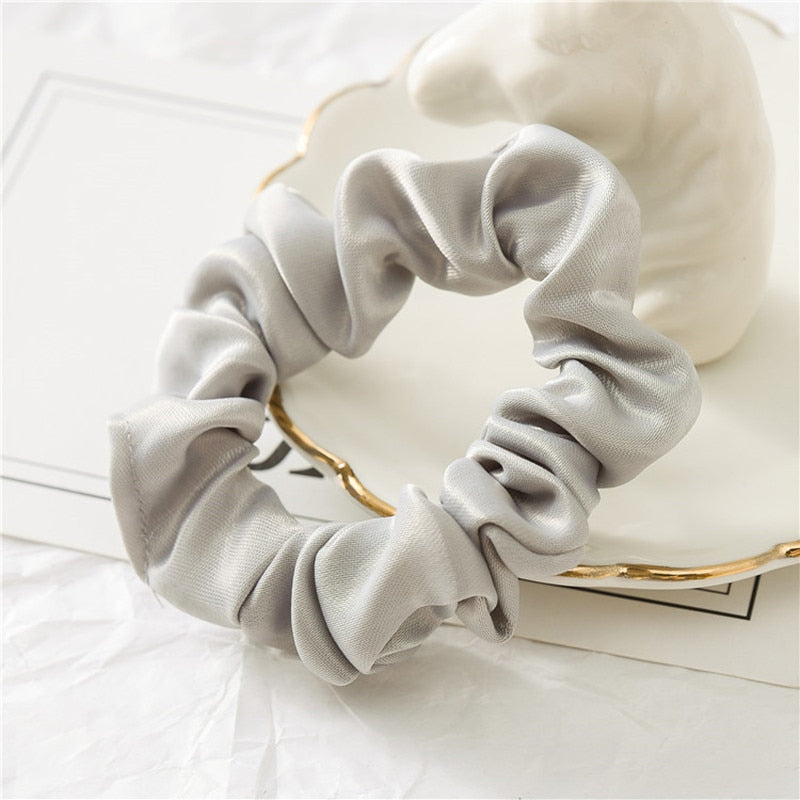 Chouchou , accessoire cheveux en satin