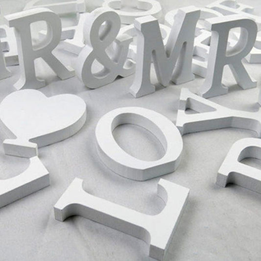 Lettres en bois blanc