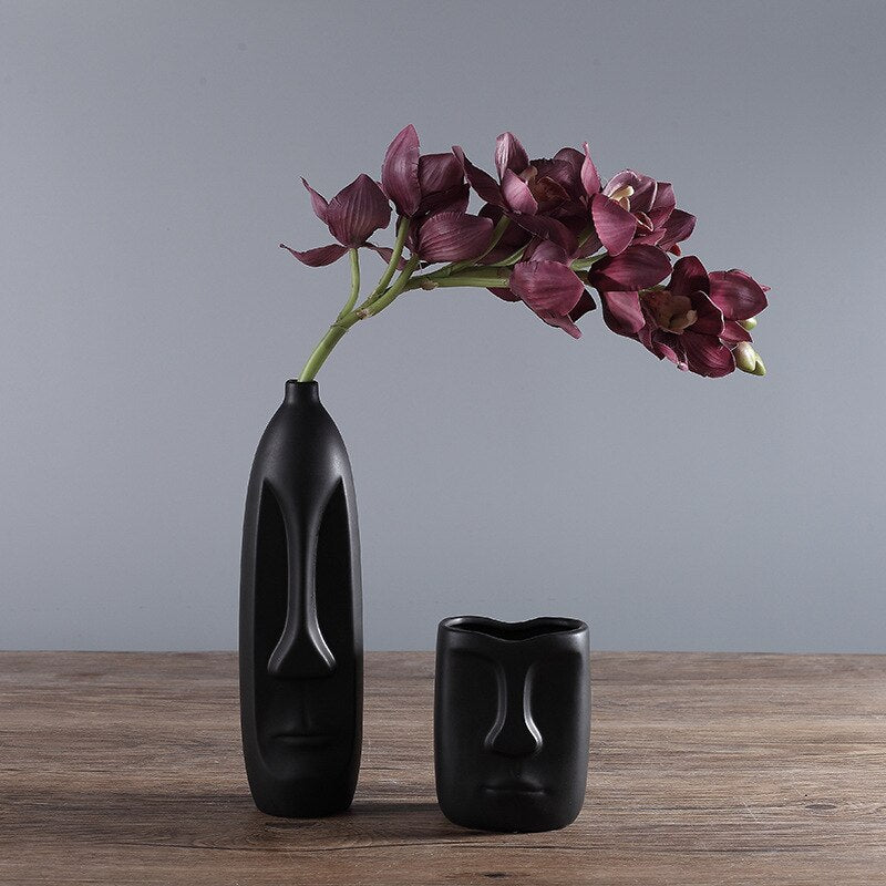 Vase en céramique contemporain de visage humain