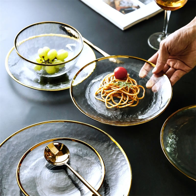 Assiette dorée en verre