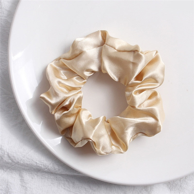 Chouchou , accessoire cheveux en satin