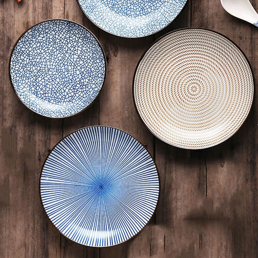 Assiettes à motif minimaliste