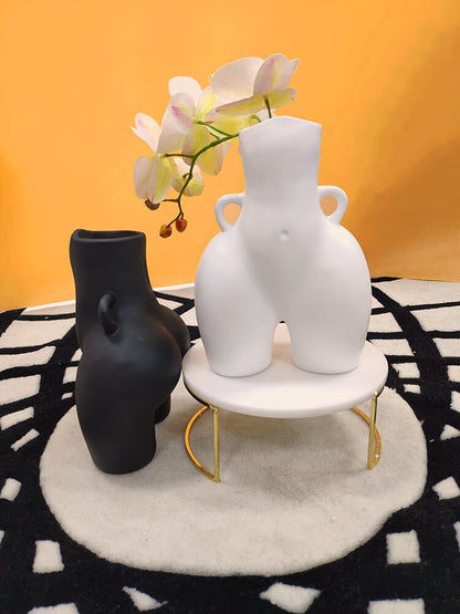 Vase courbe féminine