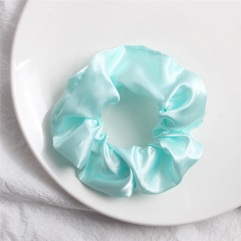 Chouchou , accessoire cheveux en satin