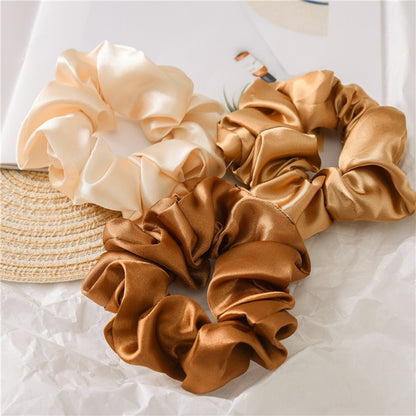 Chouchou , accessoire cheveux en satin