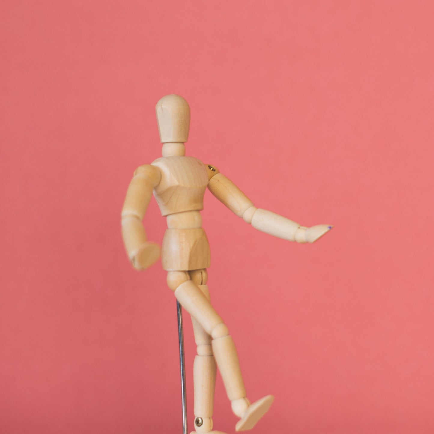 Mannequin en bois articulé