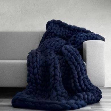 Couverture, plaid en grosses mailles